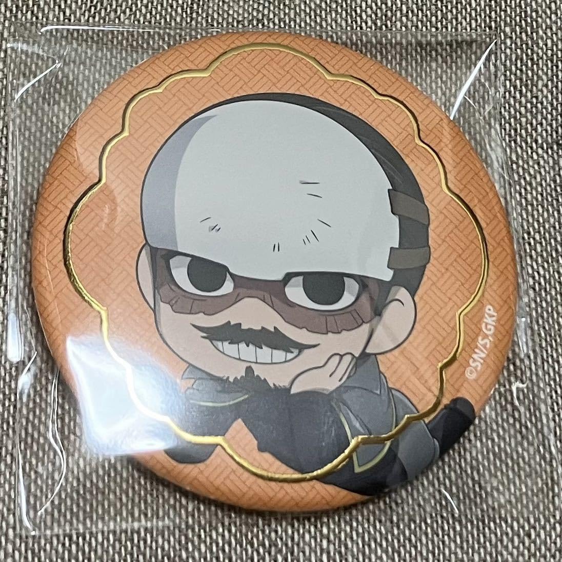 ゴールデンカムイ　鶴見中尉(鶴見篤四郎) 黄金缶バッジ　オケコン缶バッジ ゴールデンカムイ 愛です 缶バッジ 鶴見中尉 鶴見篤四郎 - メルカリ